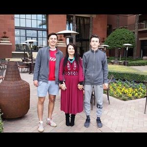 Meet your Posher, Sanjin